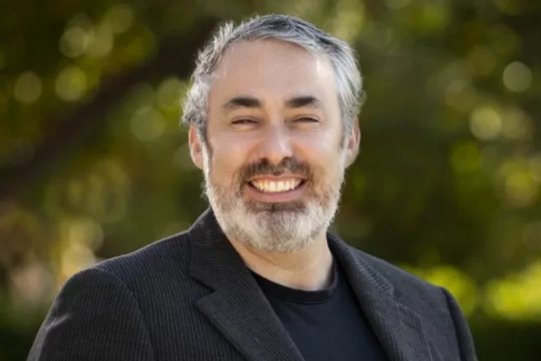 Headshot of Brandon Brown