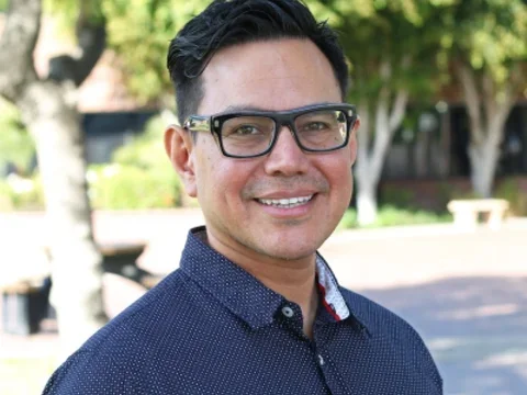 Headshot of Homero E. del Pino