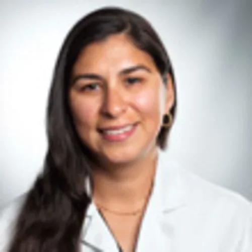 Headshot of Alejandra Casillas