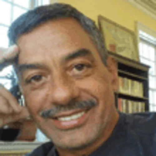 Headshot of Jose Luis Calderon